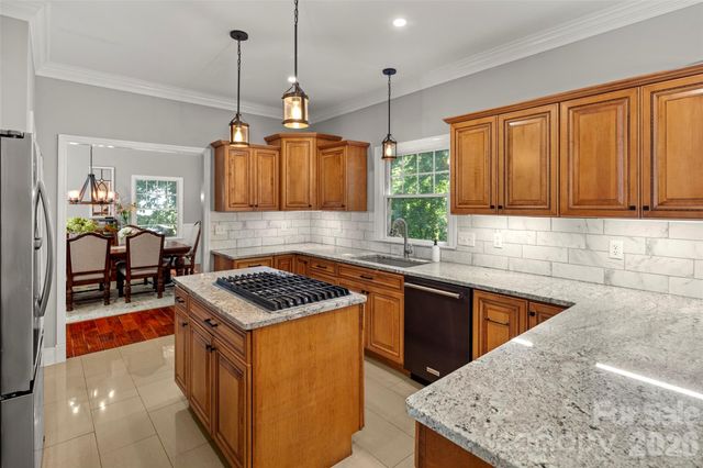 349 View Rock Lane, Hendersonville, NC 28791