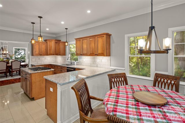 349 View Rock Lane, Hendersonville, NC 28791