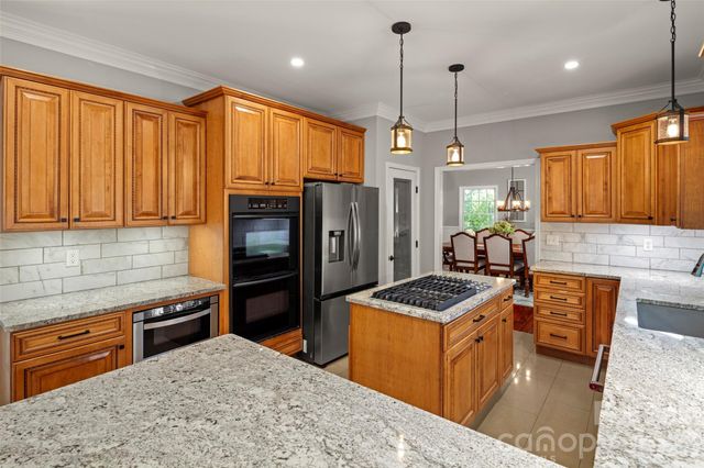 349 View Rock Lane, Hendersonville, NC 28791