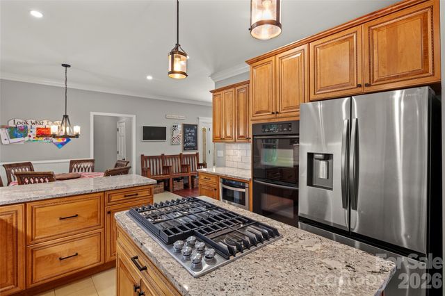 349 View Rock Lane, Hendersonville, NC 28791