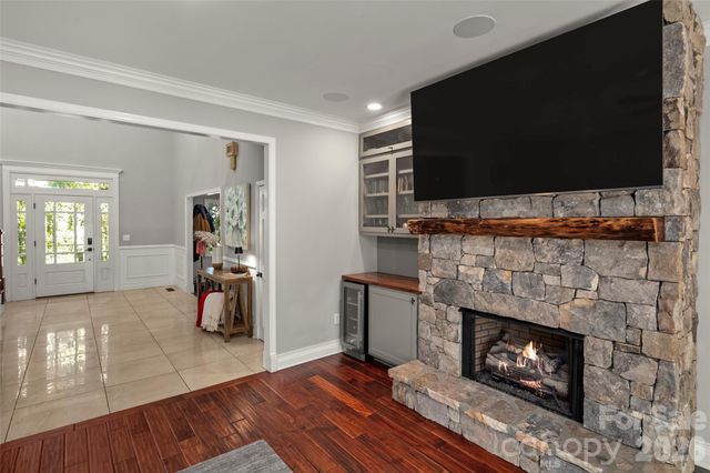 349 View Rock Lane, Hendersonville, NC 28791