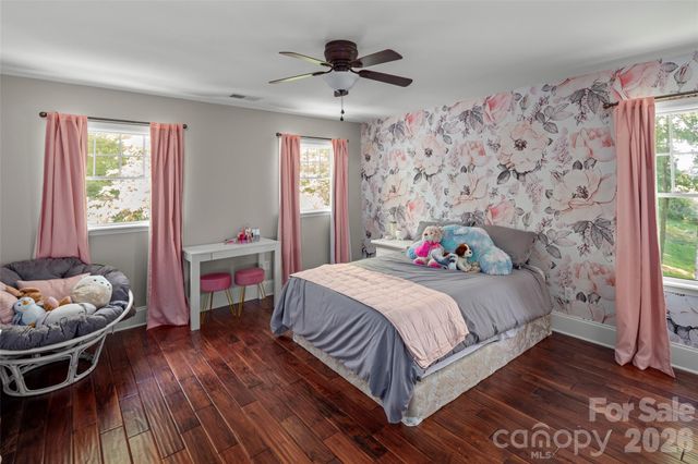 349 View Rock Lane, Hendersonville, NC 28791
