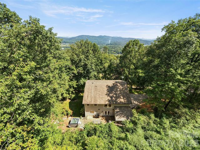 349 View Rock Lane, Hendersonville, NC 28791