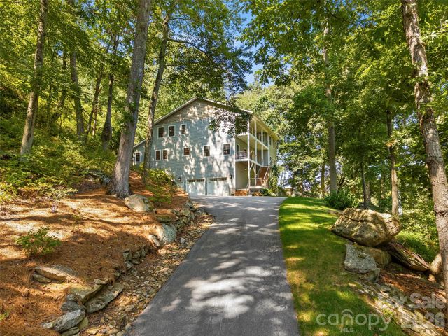 349 View Rock Lane, Hendersonville, NC 28791