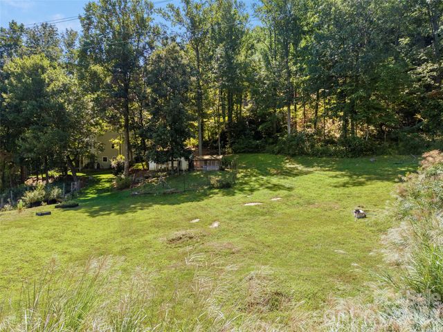 349 View Rock Lane, Hendersonville, NC 28791