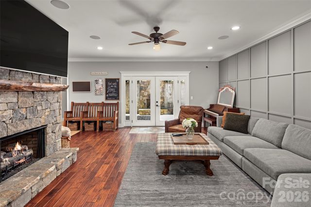 349 View Rock Lane, Hendersonville, NC 28791