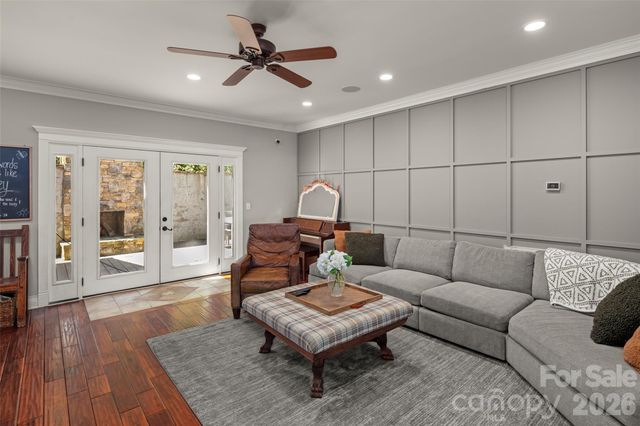 349 View Rock Lane, Hendersonville, NC 28791