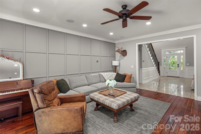 349 View Rock Lane, Hendersonville, NC 28791