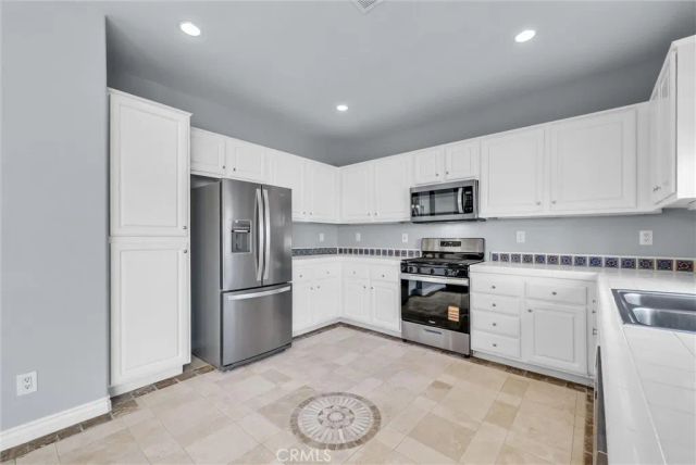 962 Redtail, Corona, CA 92879