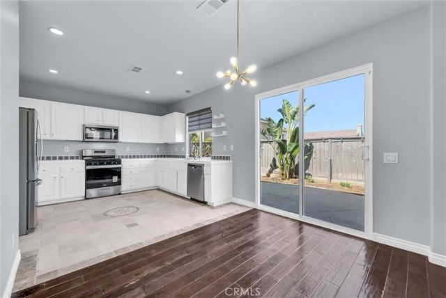 962 Redtail, Corona, CA 92879