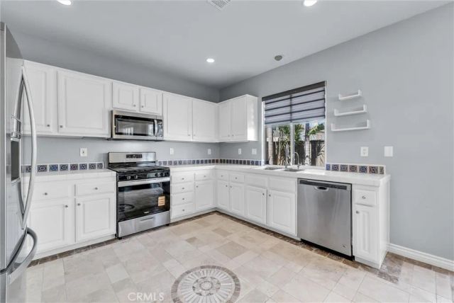 962 Redtail, Corona, CA 92879