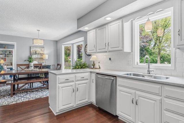 1728 Lakewood Drive, Fort Wayne, IN 46819