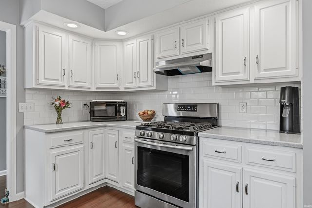 1728 Lakewood Drive, Fort Wayne, IN 46819