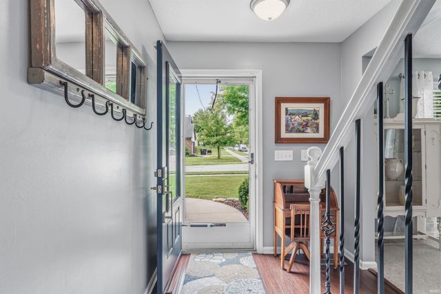1728 Lakewood Drive, Fort Wayne, IN 46819