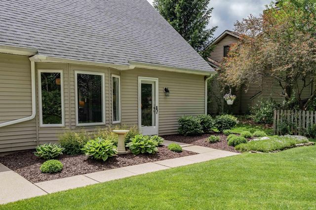 1728 Lakewood Drive, Fort Wayne, IN 46819