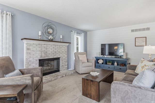 1728 Lakewood Drive, Fort Wayne, IN 46819