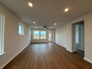 204 Bloomington Loop, Hutto, TX 78634