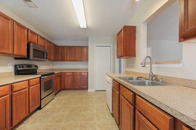 405 Green Park Lane, Goose Creek, SC 29445