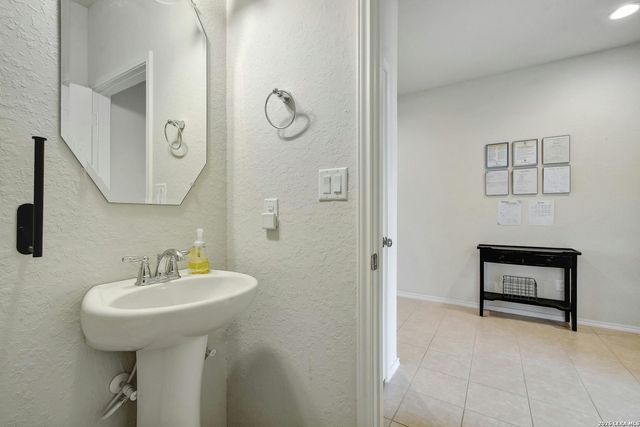 149 Inverness, Boerne, TX 78015