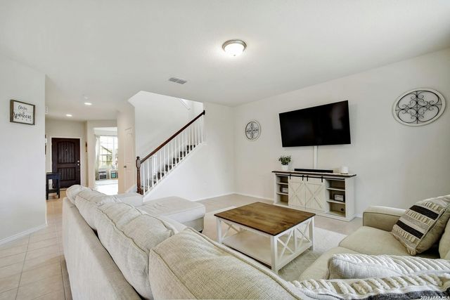 149 Inverness, Boerne, TX 78015