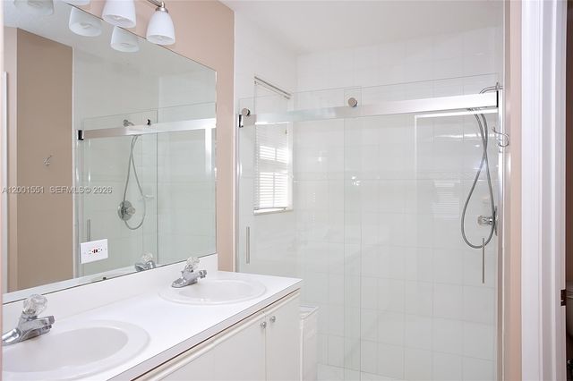 4104 Pine Ridge Ln, Weston, FL 33331