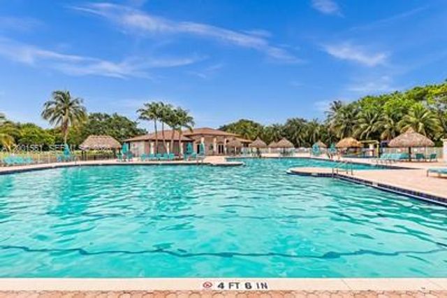 4104 Pine Ridge Ln, Weston, FL 33331