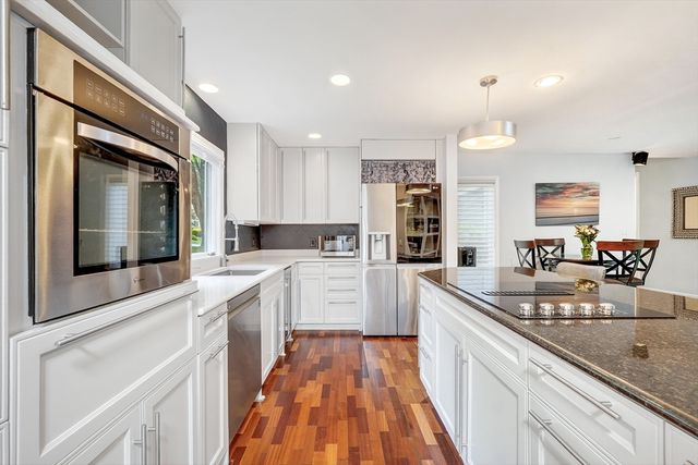 2 Daybreak 2, Wayland, MA 01778