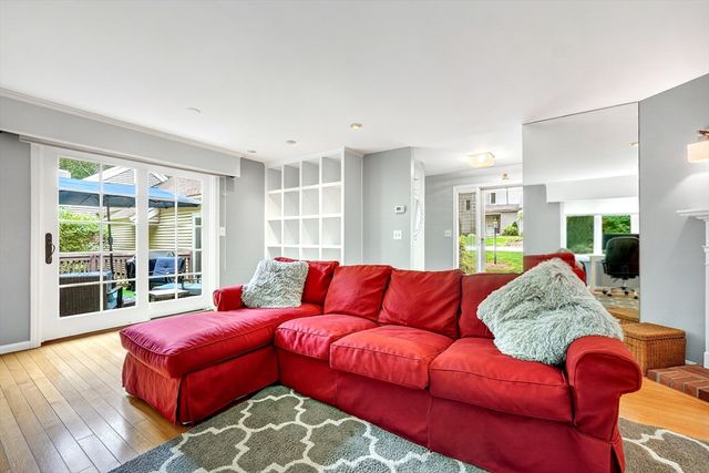 2 Daybreak 2, Wayland, MA 01778