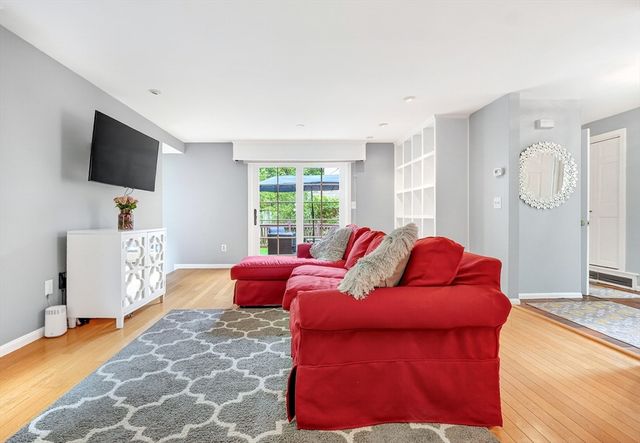 2 Daybreak 2, Wayland, MA 01778