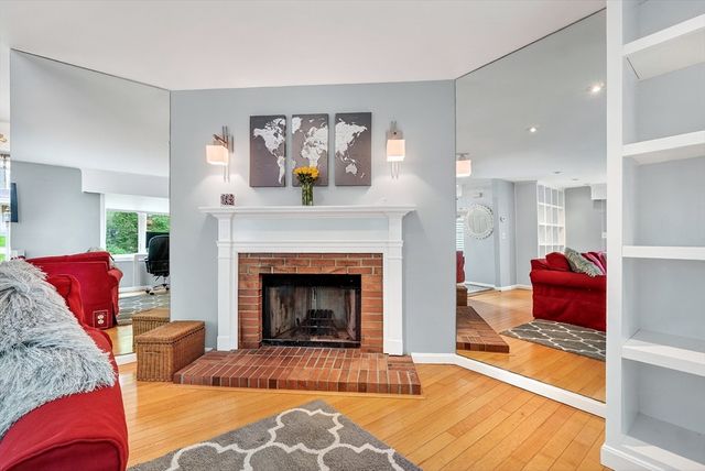 2 Daybreak 2, Wayland, MA 01778