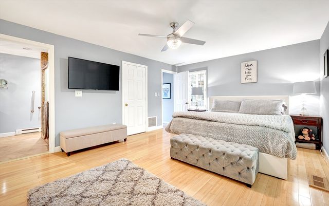 2 Daybreak 2, Wayland, MA 01778