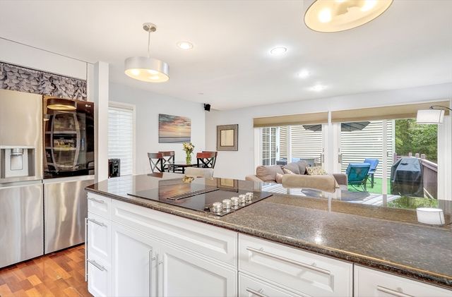 2 Daybreak 2, Wayland, MA 01778
