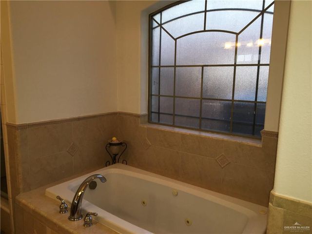 2712 Bluebird Avenue, Mcallen, TX 78504