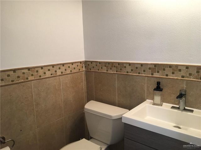 2712 Bluebird Avenue, Mcallen, TX 78504