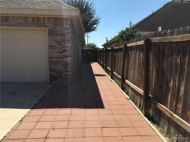 2712 Bluebird Avenue, Mcallen, TX 78504