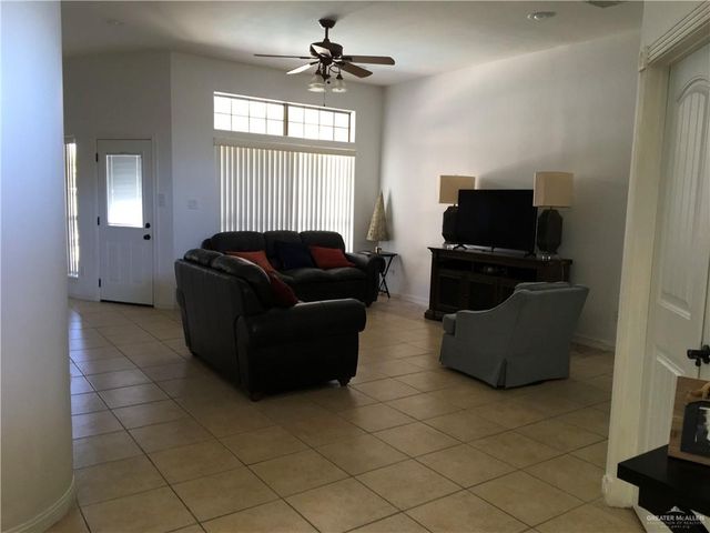 2712 Bluebird Avenue, Mcallen, TX 78504