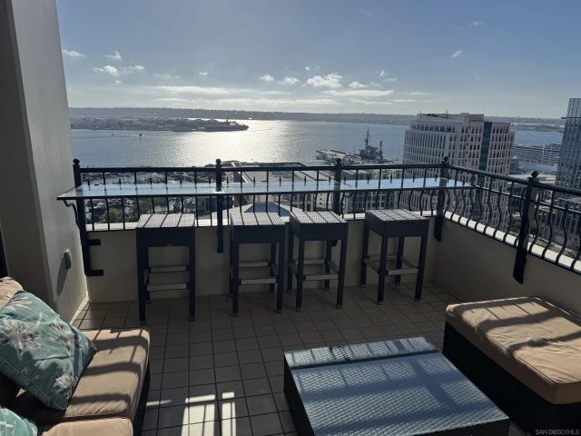 700 W Harbor Dr 2503, San Diego, CA 92101