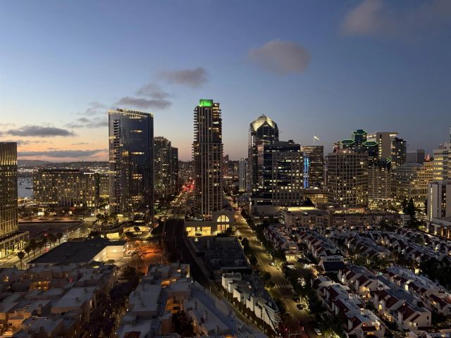 700 W Harbor Dr 2503, San Diego, CA 92101