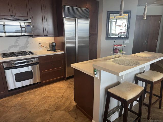700 W Harbor Dr 2503, San Diego, CA 92101
