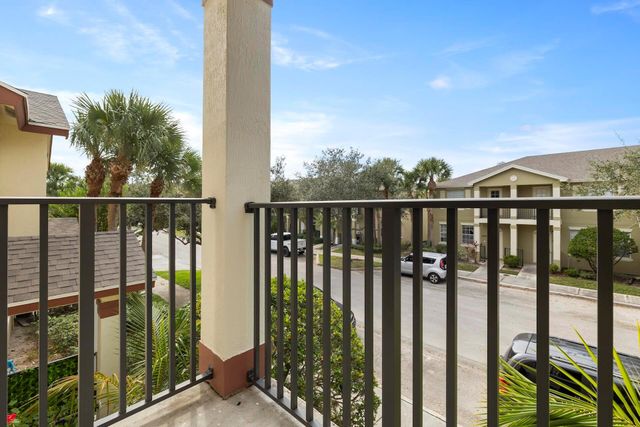 1901 SE High Springs Drive, Port St Lucie, FL 34952