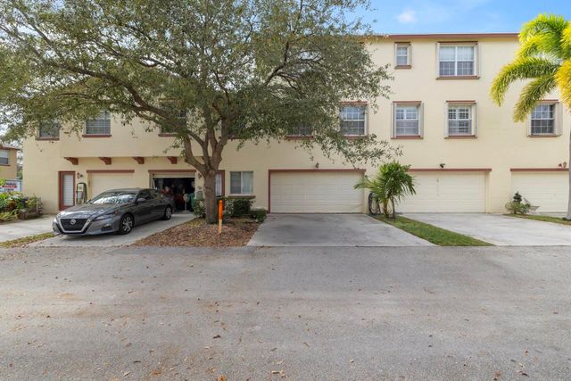 1901 SE High Springs Drive, Port St Lucie, FL 34952