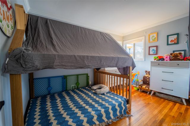 6 Oxford Street, Islip, NY 11751