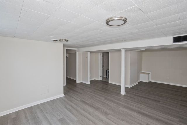 11 Mountainview St, Chicopee, MA 01020