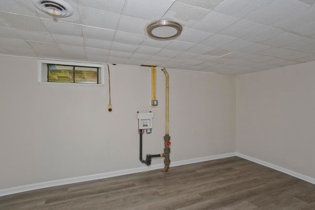11 Mountainview St, Chicopee, MA 01020