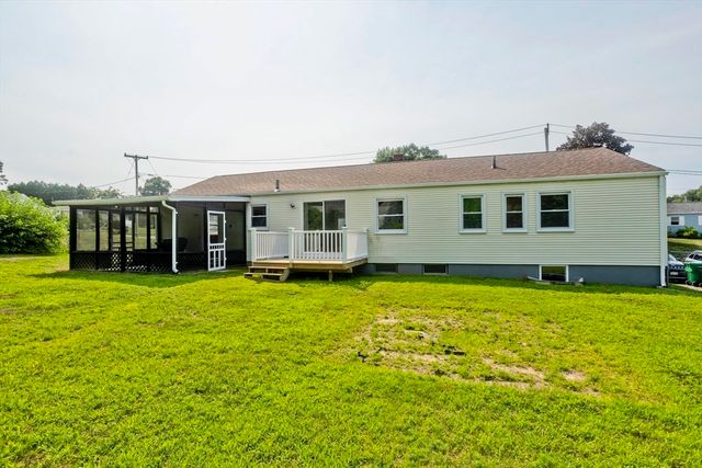 11 Mountainview St, Chicopee, MA 01020