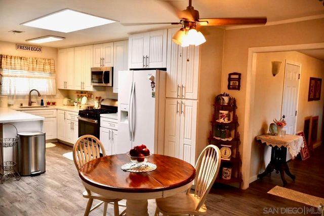 1259 Siggson Ave, Escondido, CA 92027