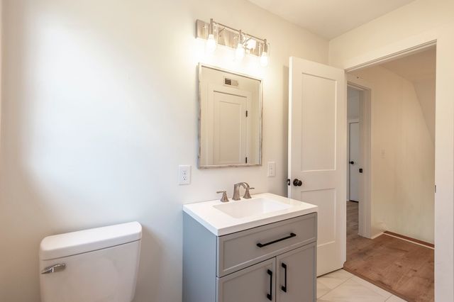655 Cummings Ln, Cottontown, TN 37048