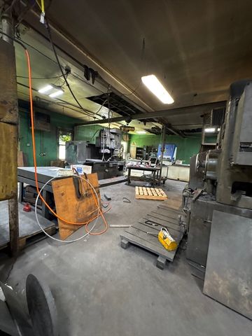 6 Burton, Worcester, MA 01607