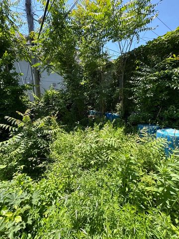 6 Burton, Worcester, MA 01607