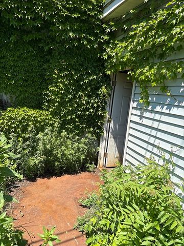 6 Burton, Worcester, MA 01607